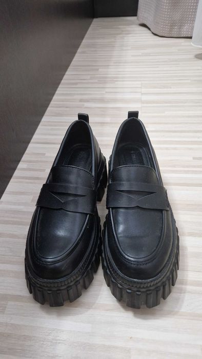 Stradivarius Segunda Mano Mocasines - black