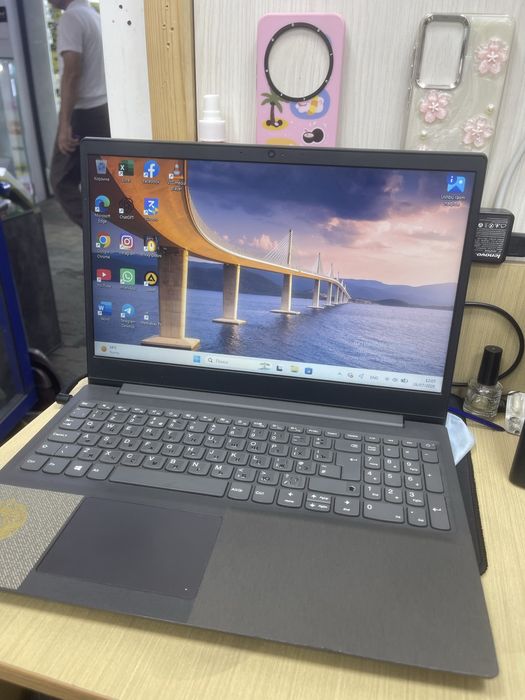 Kompyuter Lenovo sotiladi