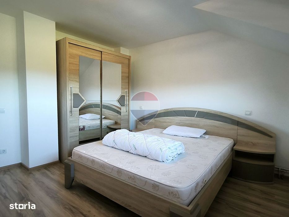 Casă / Vilă cu 4 camere de vânzare în zona Sud-Vest