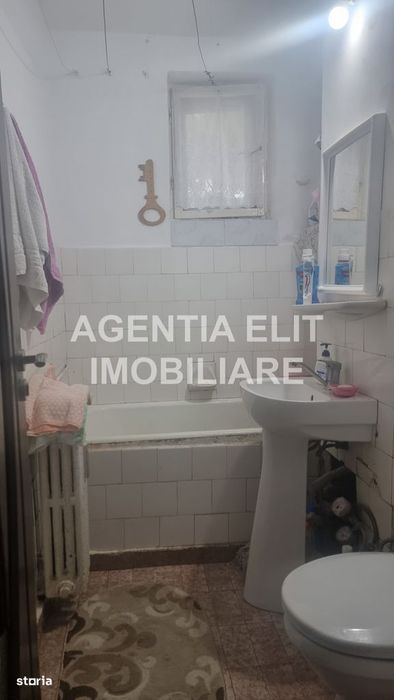 Apartament 2 camere, zona Scolii nr 7, 54 mp, decomandat