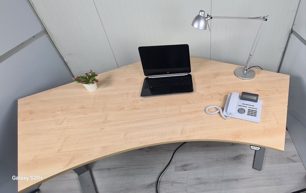 Немско бюро електрическо регулируем обзавеждане