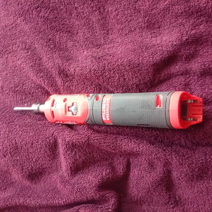 Акумулаторен прав шлайф Milwaukee M12 FDGS-0