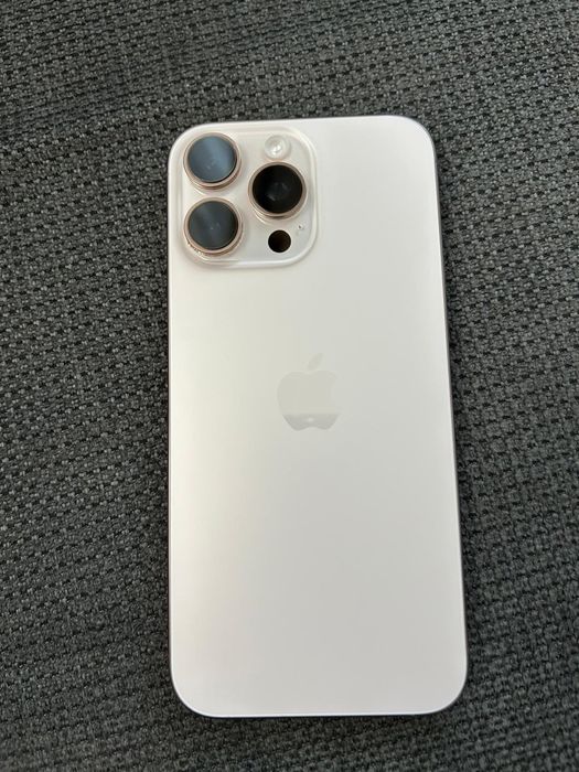 Iphone 16 Pro Max 10/10 - Garantie 2027.