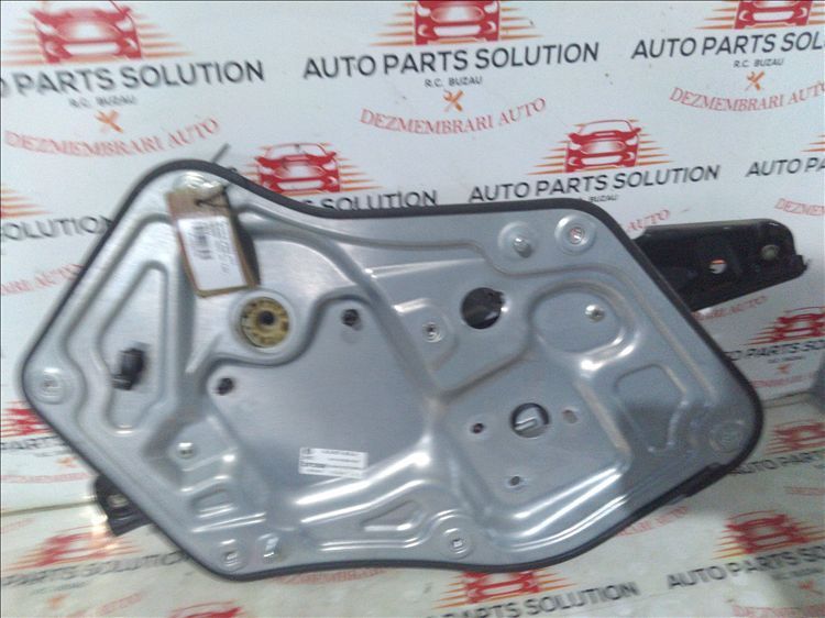 macara geam usa dreapta fata skoda yeti an fabr. 2012