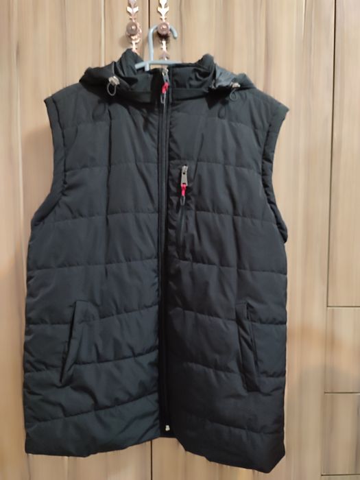 Продам жилетку. Размер 58.