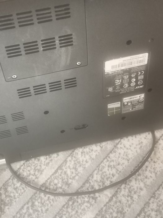 Leptop Acer de vanzare functional doar la curent