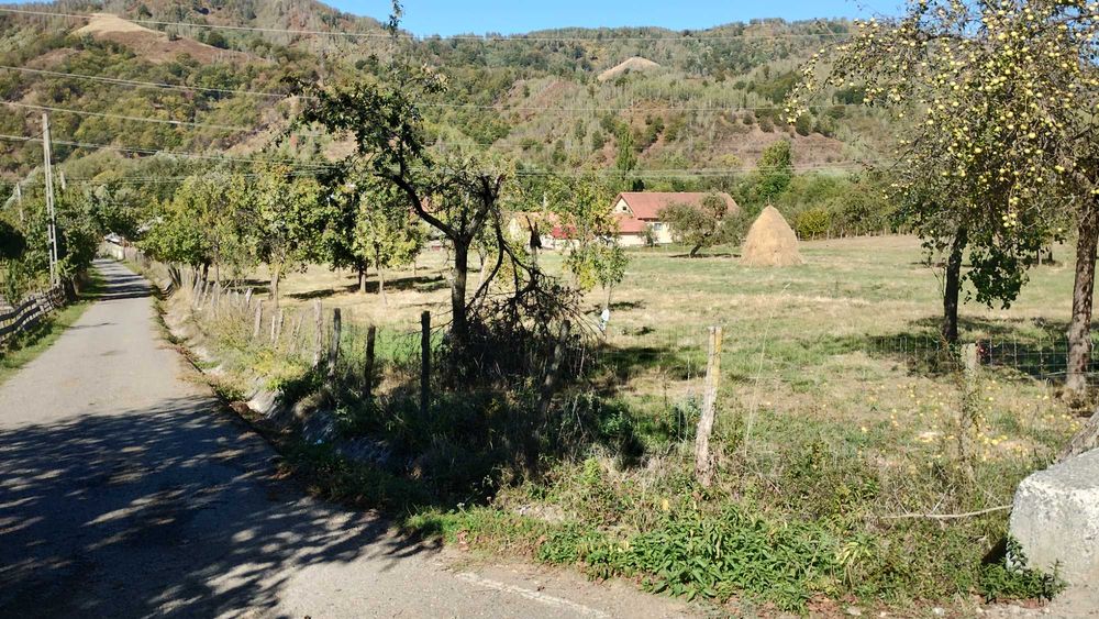 Teren intravilan in zona de munte la 2,7 euro mp