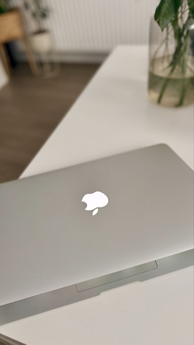 MacBook Air 13" Early 2015
