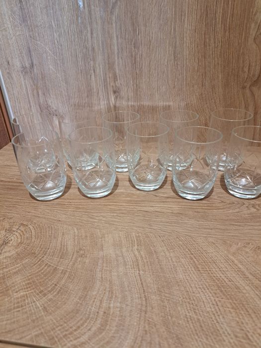 Чисто нови витринни чаши