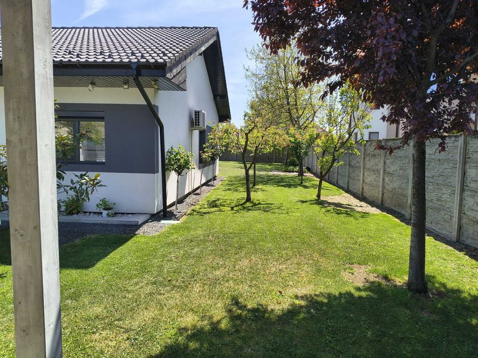 Oază de confort și eleganță în Săcălaz – Proprietate cu piscină, curte generoasă și toate facilitățile pentru o viață fără compromisuri!