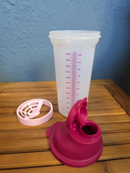 Tupperware миксер / шейкър 600 ml