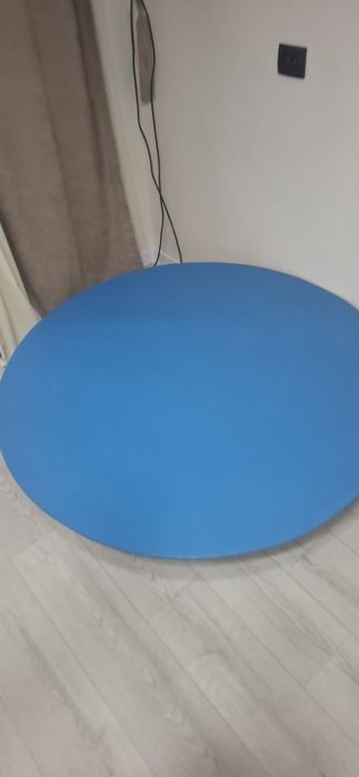 Продам круглый стол