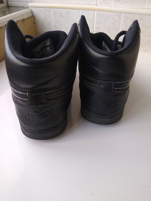 Кожени маратонки Nike