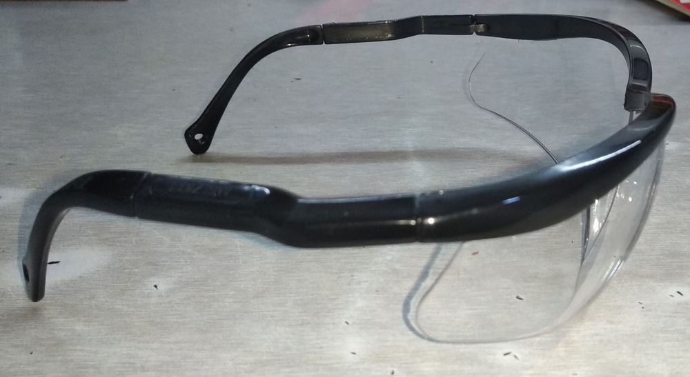 Продаю новые защитные очки