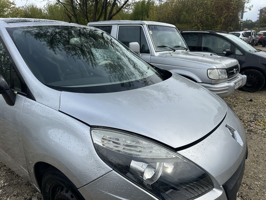 Преден капак за Рено Сценик 3! След 2009г.!