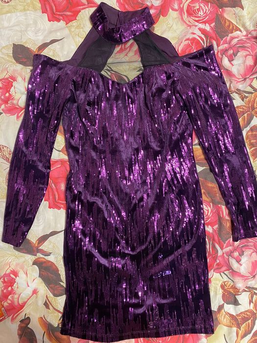 Платье читайте описание