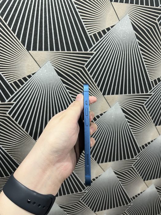 Продам 13 iphone