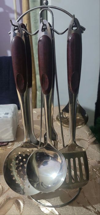 Цена до 4 января до 12 ночи Срочно в новом состояни кухонный набор чит