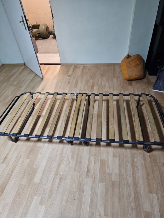 Походно легло със матрак