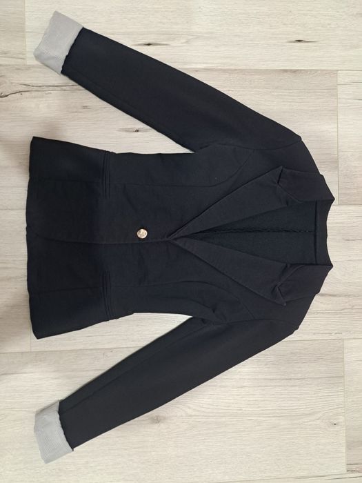 Sacou cambrat cu inchidere