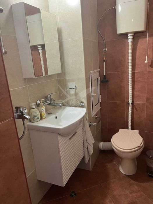 Продава се Двустаен апартамент в Бургас, Изгрев - 70 кв.м за 1658 €/кв.м - Снимка #4