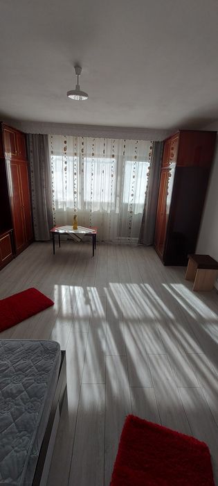 Inchiriez ap.1 camera garsoniera f.mare termen lung