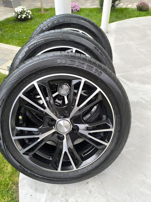 Продам комплект дисков с резиной