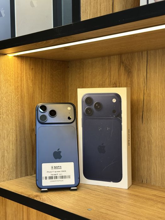 айфон 17 про макс еас синий