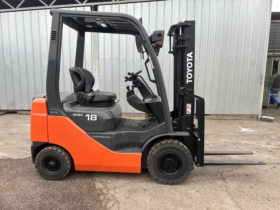 Продам вилочный погрузчик (кара)