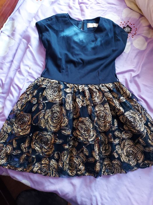 Продам платье для девочки