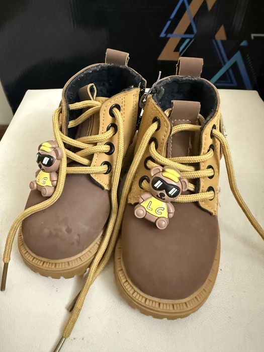 Продам детские сапоги