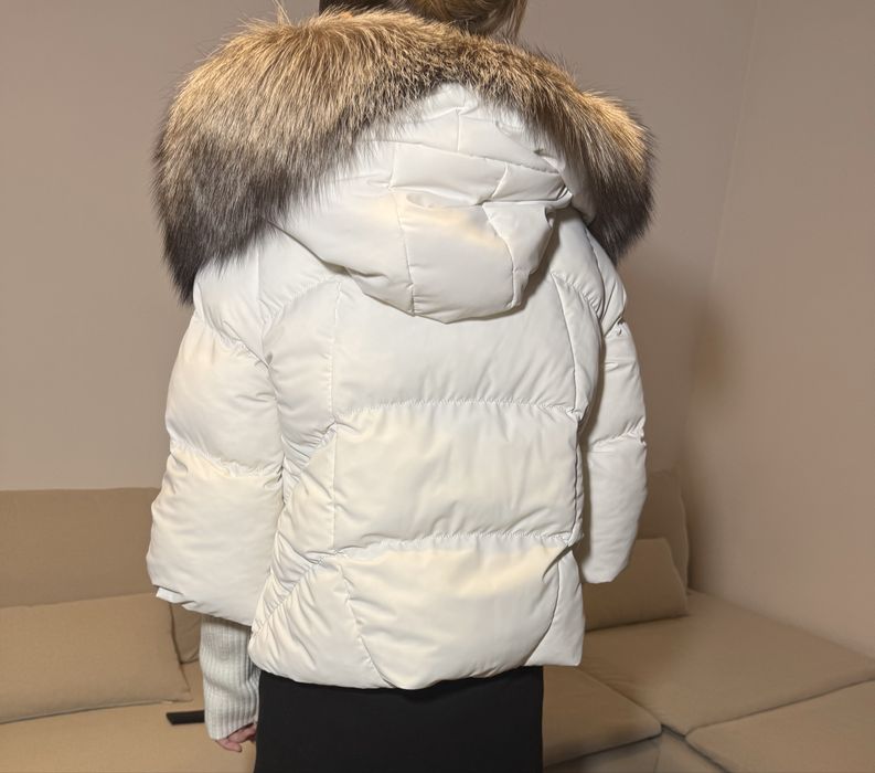 Geaca Carolina Design noua cu umeras si cutie