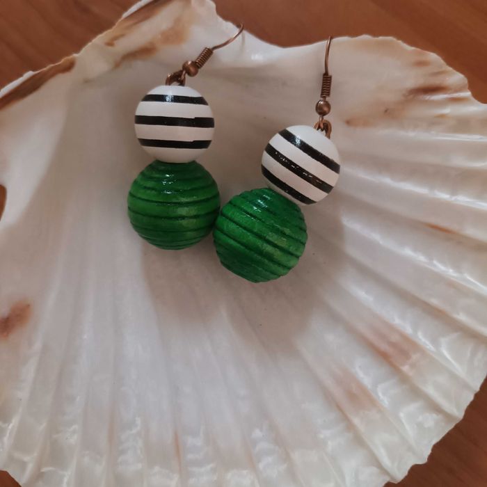 Продава симпатични обеци