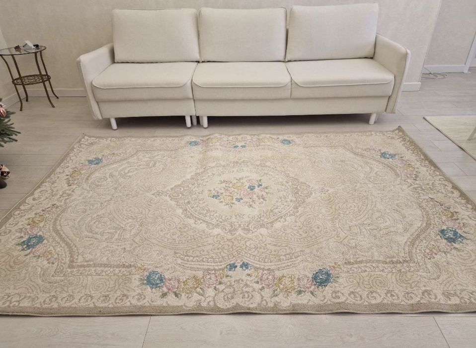 Продам ковёр в отличном состоянии