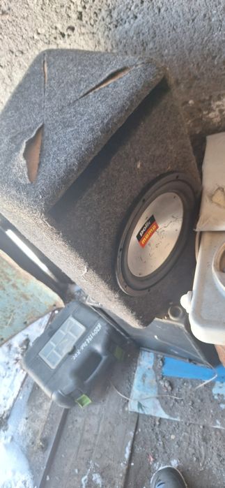 Продам саб вместе с усилителем