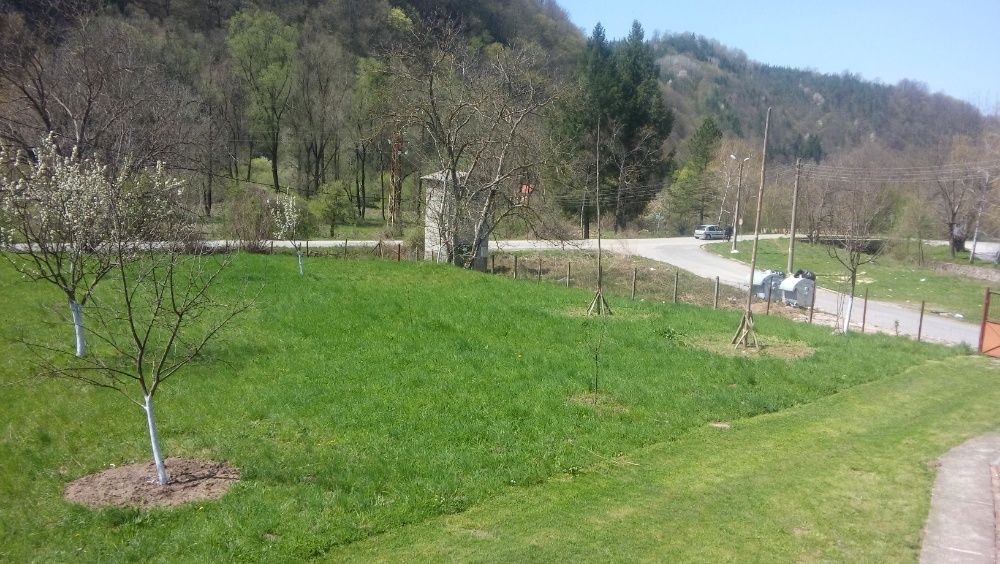 Продава УПИ -2428 кв.м, гр.Тетевен,вилна зона Скрибътна-50000 евро.