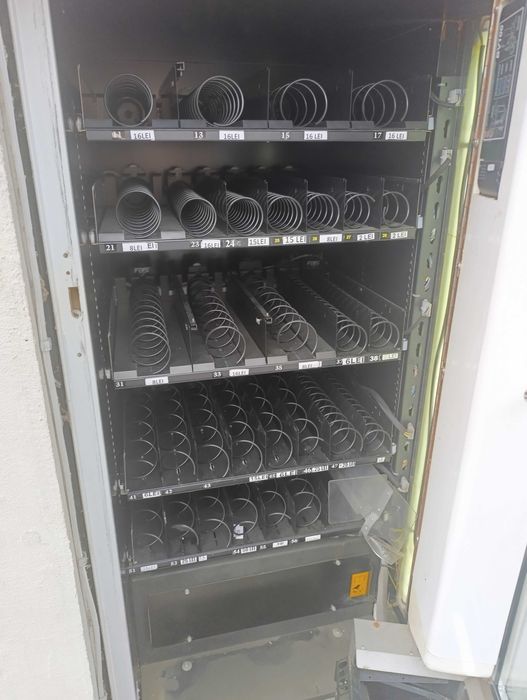 Automat de vending,snacks,sucuri,etc
