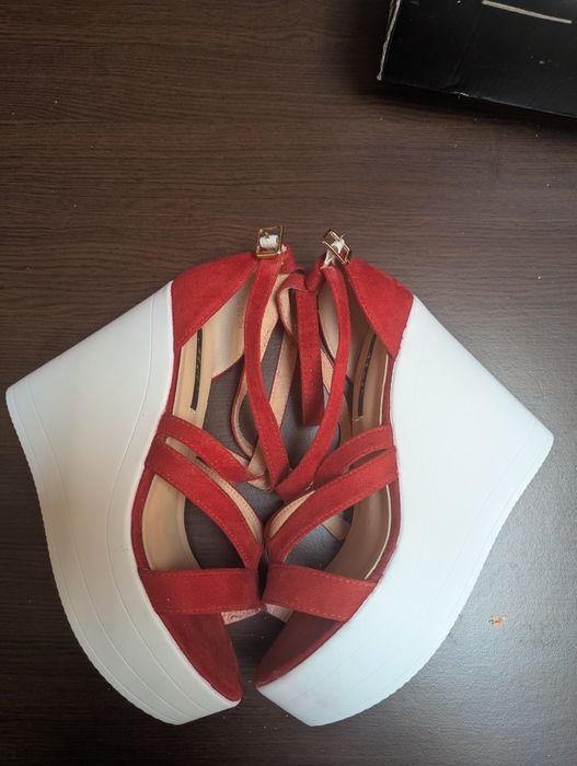 Sandale dama cu talpa groasa