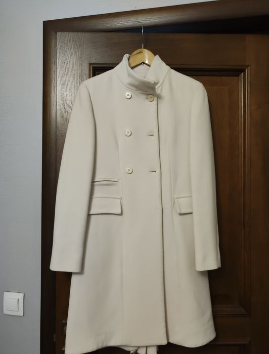 Польто демисезонное.