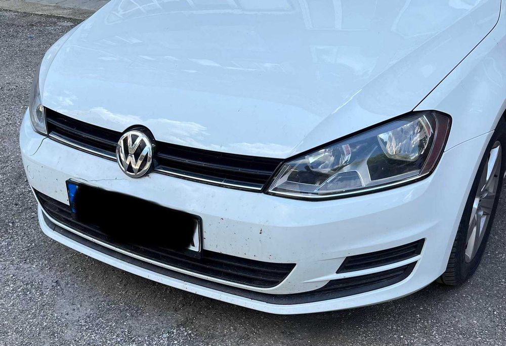 Предна бяла броня за VW Golf 7 - с леки щети