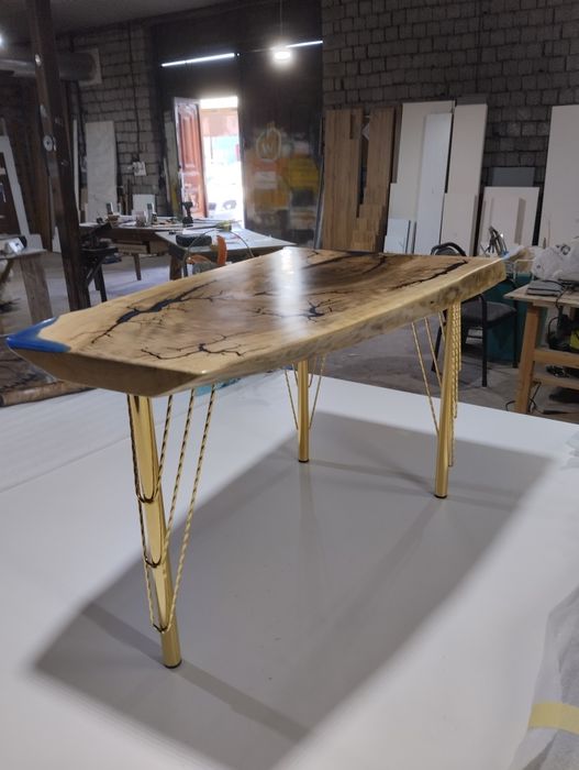 Антикварный кофейный стол