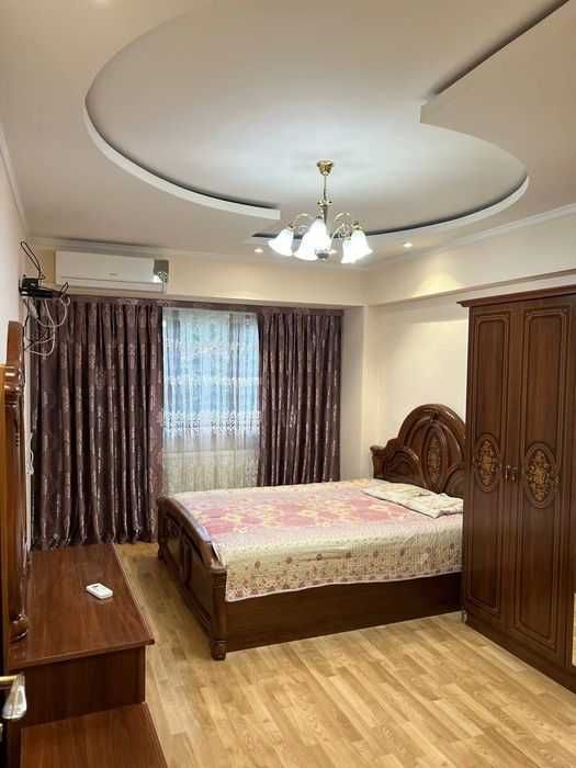 Ц-1 Сквер Амира Темура 3/5/9