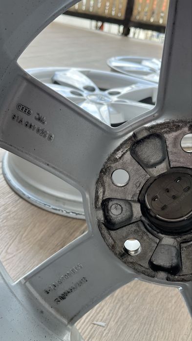 Jante 17 Originale Audi R17 5x112/butuc 57,1 mm/Jenți /Genți/ Aliaj/Aluminium/Audi A3 A4 A6 Q2 Q3