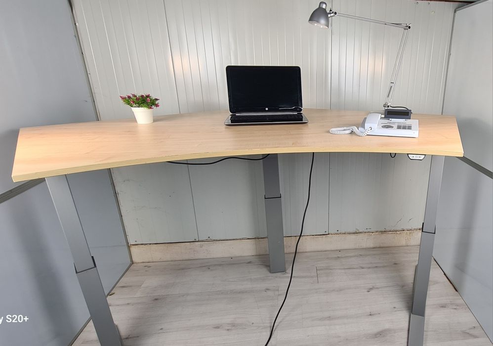 Немско бюро електрическо регулируем обзавеждане