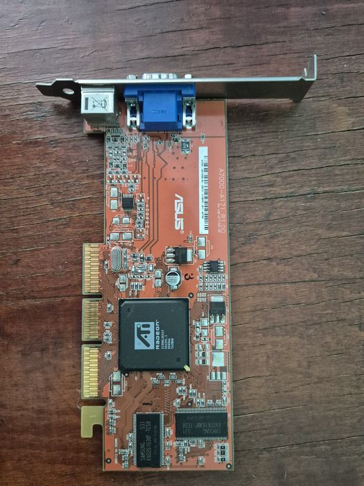 ASUS Radeon 7000 (A7000-A171)