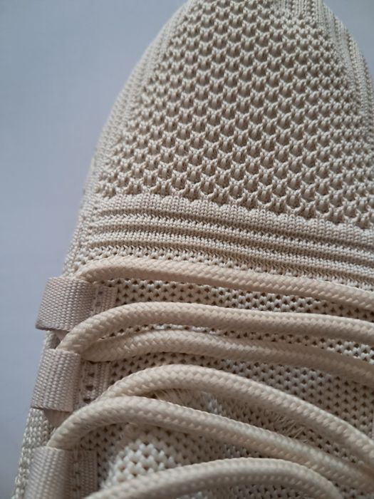 Леки дишащи маратонки