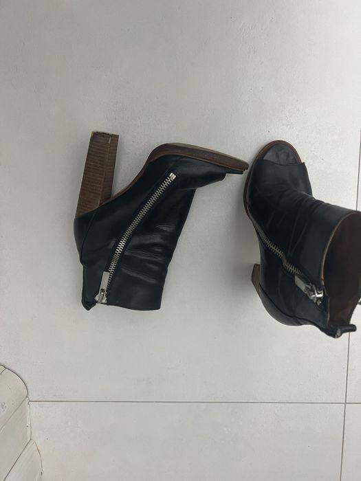 Vand ghete piele cu toc lat