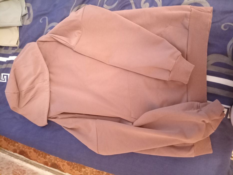 Продам пакет с вещаии