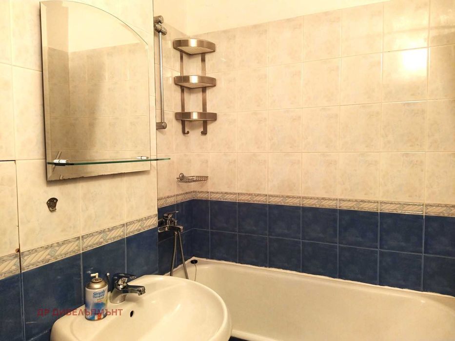 Отличен вътрешен тристаен до Метрото и парка в Младост 2