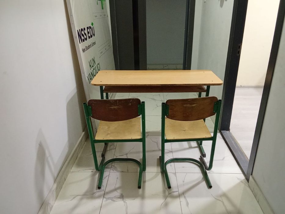 oʻquv kurslari uchun parta stul